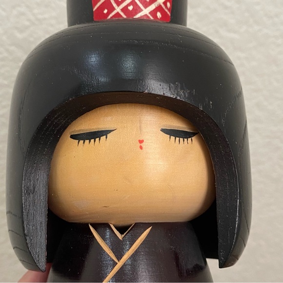 Vintage Kunio Miyagawa Black Kimono Okappa 10” Kokeshi Doll - Picture 14 of 16